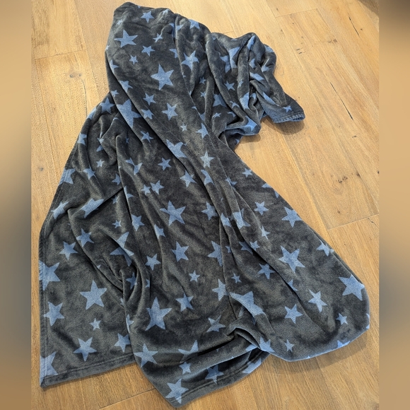 Super Plush Star Throw Blanket!! - Picture 3 of 7